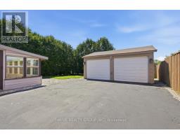 15 RENNY CRESCENT - 37