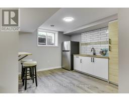 88 ROWE AVENUE - 29