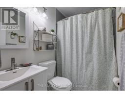 697 VICTORIA STREET - 18