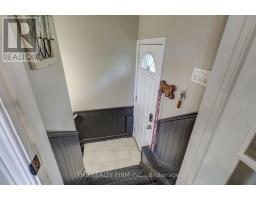 697 VICTORIA STREET - 20