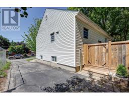 697 VICTORIA STREET - 21