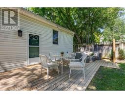 697 VICTORIA STREET - 30