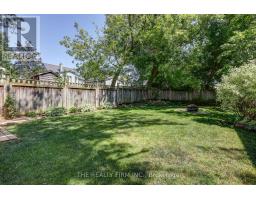 697 VICTORIA STREET - 32