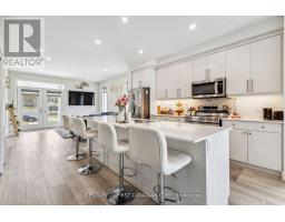 21 - 990 DEVERON CRESCENT - 18