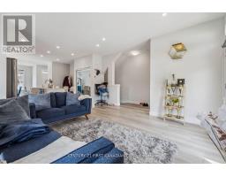 21 - 990 DEVERON CRESCENT - 26
