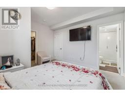 21 - 990 DEVERON CRESCENT - 32