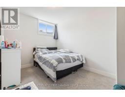 21 - 990 DEVERON CRESCENT - 36