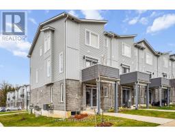 21 - 990 DEVERON CRESCENT - 8