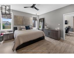 28 MARTINGALE TERRACE - 33