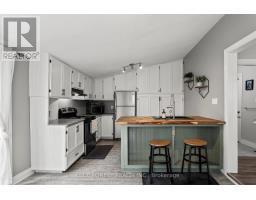 832 QUEENS AVENUE - 3