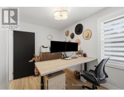 8 BRISCOE STREET W - 18