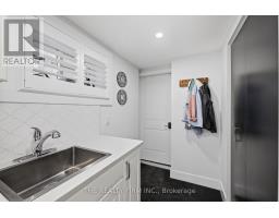 8 BRISCOE STREET W - 32