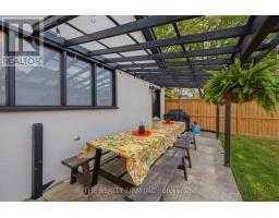 8 BRISCOE STREET W - 44