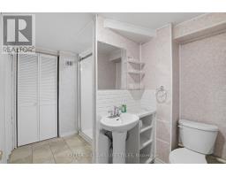 15 HAWKESBURY AVENUE - 27