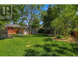 15 HAWKESBURY AVENUE - 29