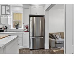 17 WOODWARD AVENUE - 16