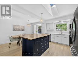 670 GLENGYLE CRESCENT - 11