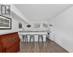 670 GLENGYLE CRESCENT - 32