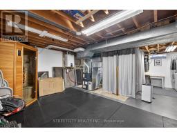 670 GLENGYLE CRESCENT - 37