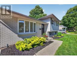 670 GLENGYLE CRESCENT - 4