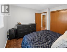 11 RICKWOOD PLACE - 18