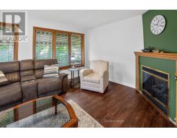 11 RICKWOOD PLACE - 22