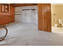 11 RICKWOOD PLACE - 26