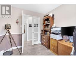 54 NAPOLEON DRIVE - 21