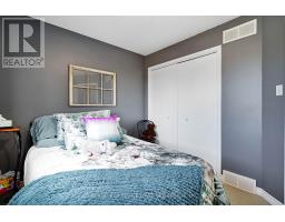 54 NAPOLEON DRIVE - 30