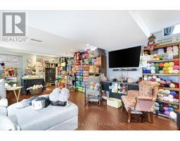 54 NAPOLEON DRIVE - 40