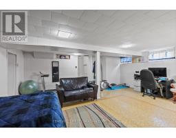407 VERMONT AVENUE - 18