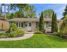 639 DUNBOYNE CRESCENT - 1