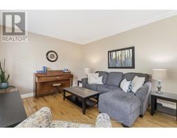 639 DUNBOYNE CRESCENT - 10