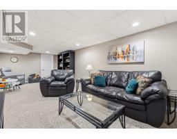 639 DUNBOYNE CRESCENT - 32
