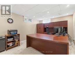 639 DUNBOYNE CRESCENT - 33