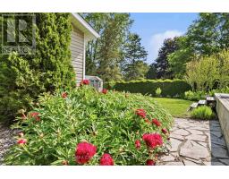 639 DUNBOYNE CRESCENT - 40
