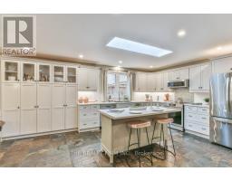 2 OAKWOOD DRIVE - 12