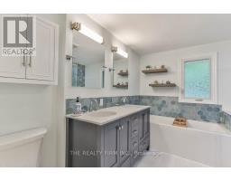 2 OAKWOOD DRIVE - 23