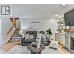 2 OAKWOOD DRIVE - 27