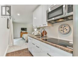 2 OAKWOOD DRIVE - 33