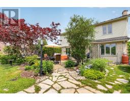 46 GARDEN WALK - 42