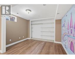 51 CONCORD CRESCENT - 35