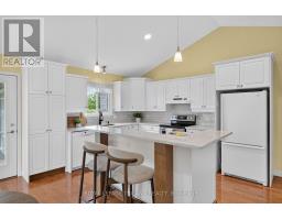 14 - 87 DONKER DRIVE - 13