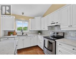 14 - 87 DONKER DRIVE - 15