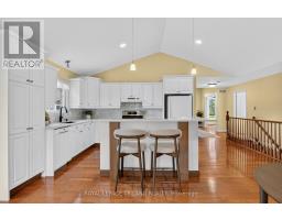 14 - 87 DONKER DRIVE - 16