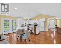 14 - 87 DONKER DRIVE - 17