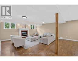 14 - 87 DONKER DRIVE - 33
