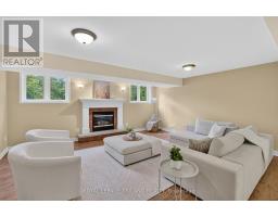 14 - 87 DONKER DRIVE - 34