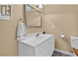 14 - 87 DONKER DRIVE - 40