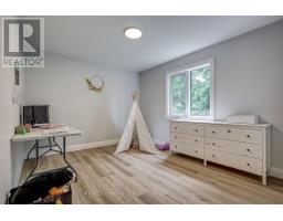 9 DELEVAN CRESCENT - 18